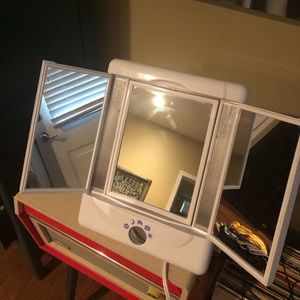 Tri-Fold Make-up mirror